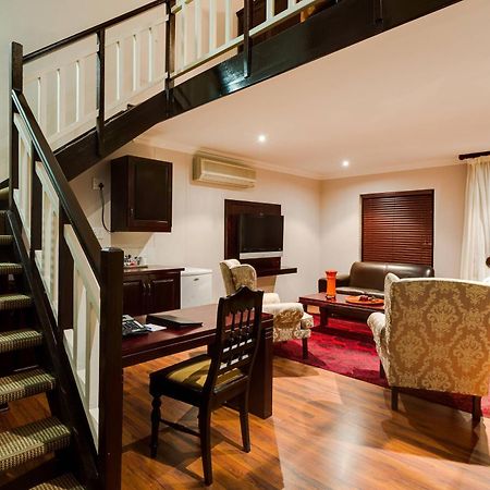 Protea Hotel By Marriott Dorpshuis & Spa Стеленбош Екстериор снимка