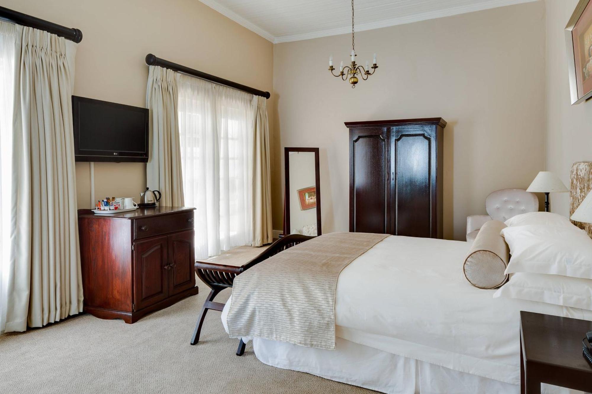 Protea Hotel By Marriott Dorpshuis & Spa Стеленбош Екстериор снимка