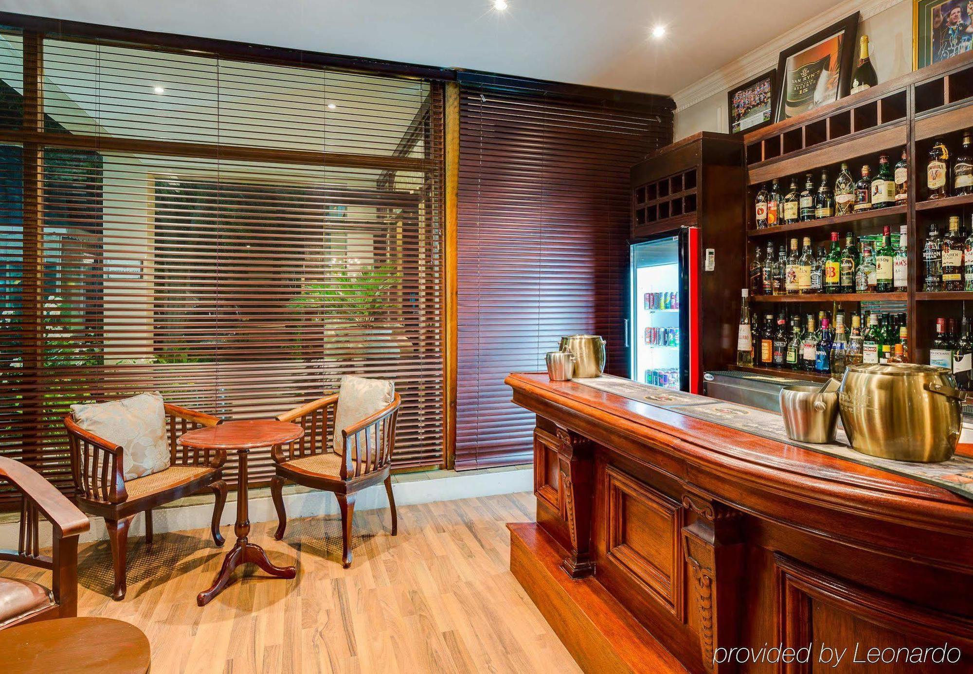 Protea Hotel By Marriott Dorpshuis & Spa Стеленбош Екстериор снимка