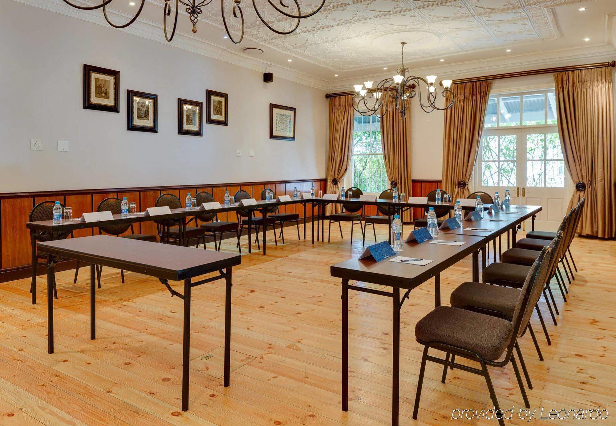 Protea Hotel By Marriott Dorpshuis & Spa Стеленбош Екстериор снимка