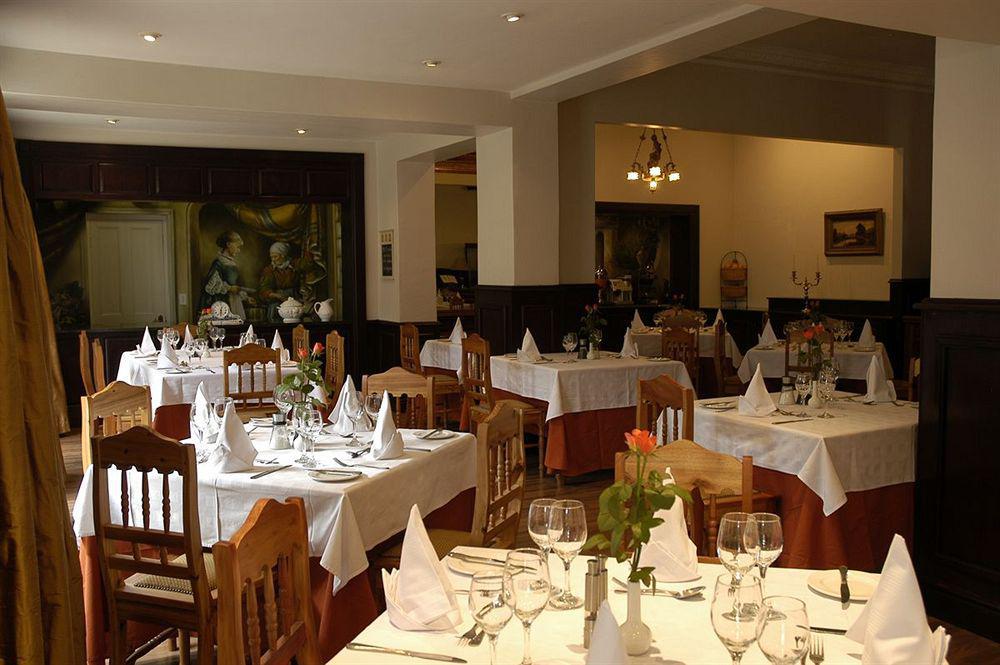 Protea Hotel By Marriott Dorpshuis & Spa Стеленбош Екстериор снимка
